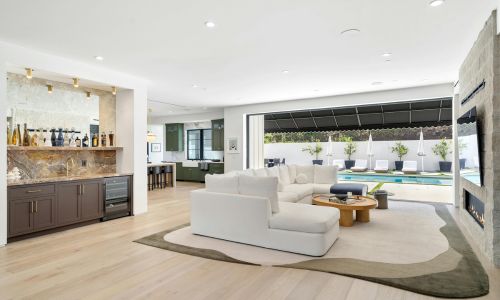 Commercial building repaint